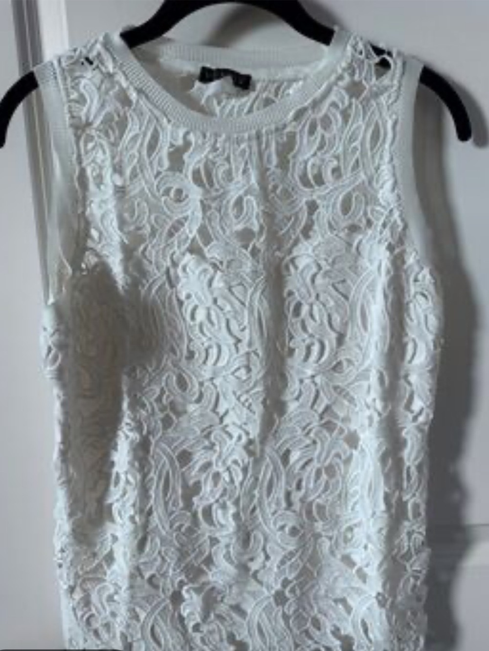 #3056**VENUS White Lace Sleeveless Camisole